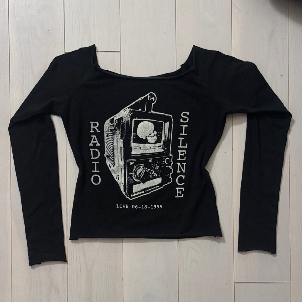 🖤BRANDY MELVILLE🖤 Black Graphic Long Sleeve Top